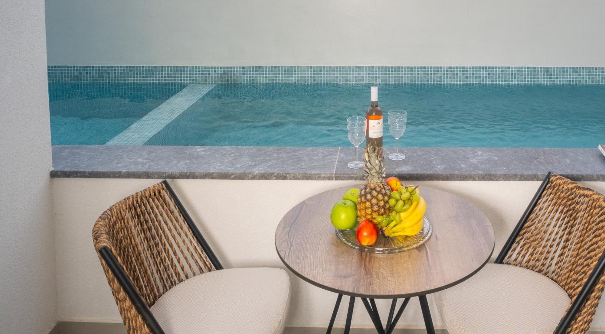 Luminous Luxury Living Aparthotel Kallithea  Bagian luar foto